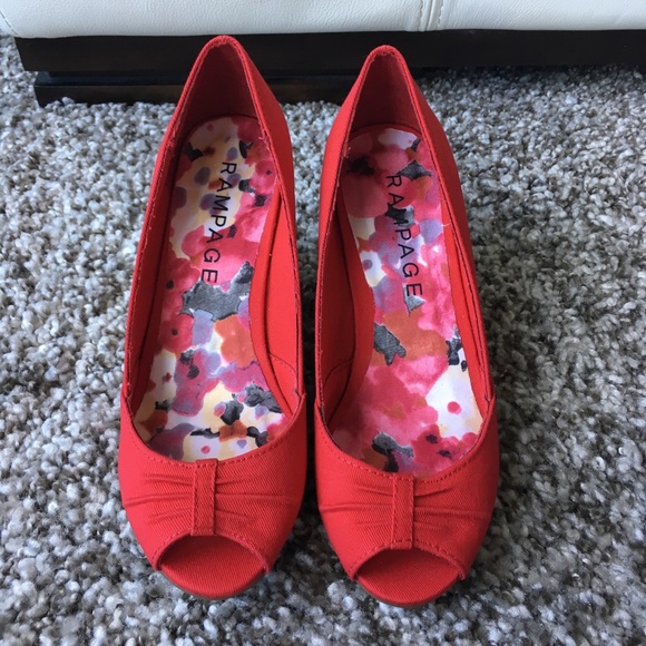 Rampage crimson red Kayson wedge heels sandals, 5.5 NWOT - Picture 7 of 10